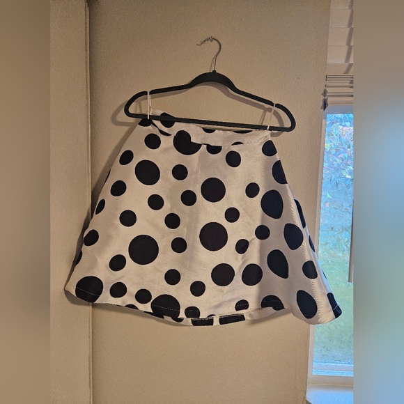 Black & White Polka-dot Skirt - Picture 4 of 4